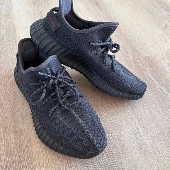 ADIDAS YEEZY
